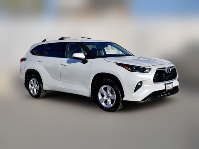 2022 Toyota Highlander LE