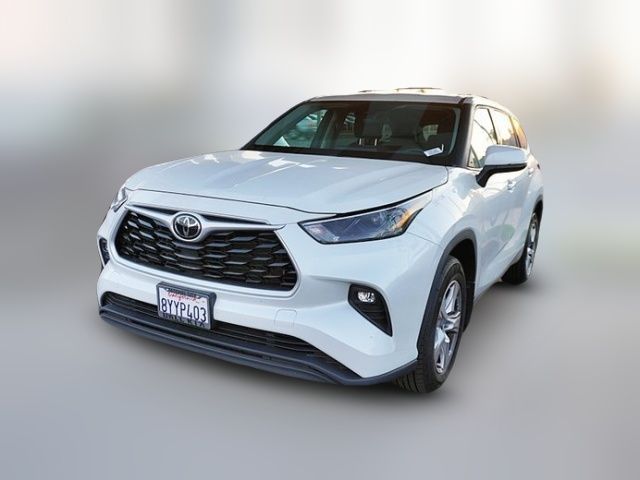 2022 Toyota Highlander LE