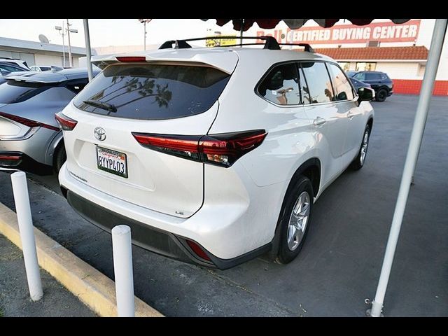 2022 Toyota Highlander LE