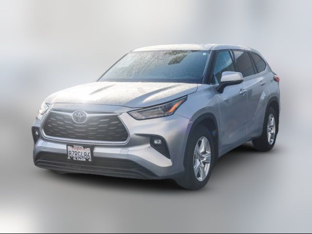 2022 Toyota Highlander LE