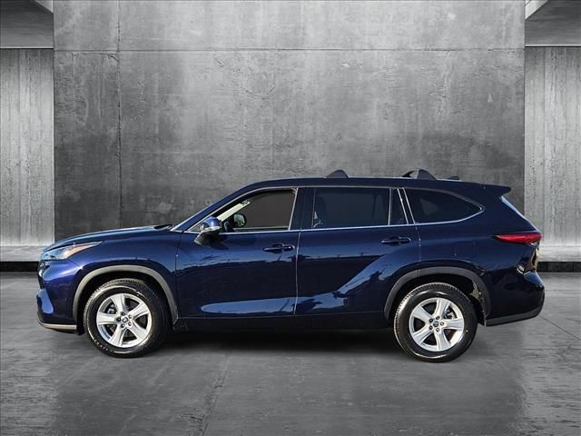 2022 Toyota Highlander LE