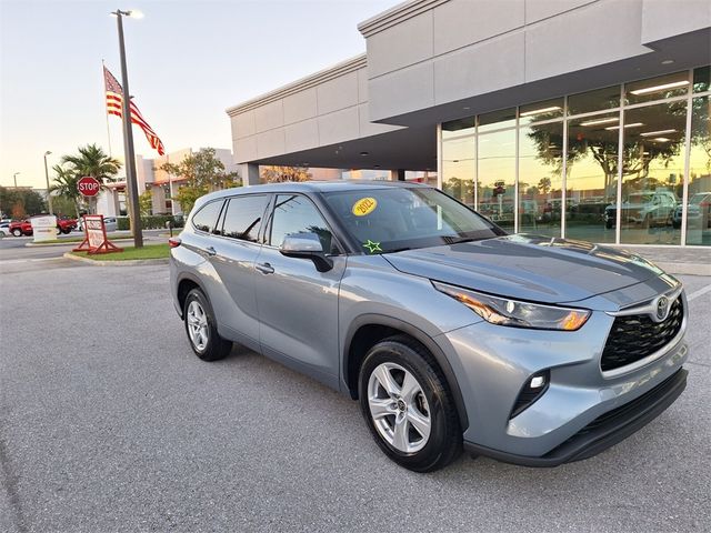 2022 Toyota Highlander LE