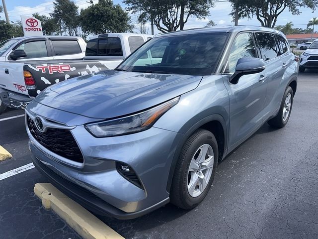 2022 Toyota Highlander LE