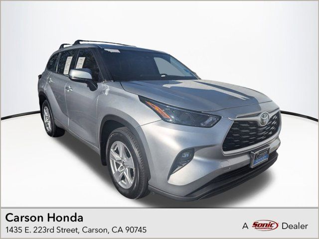 2022 Toyota Highlander LE