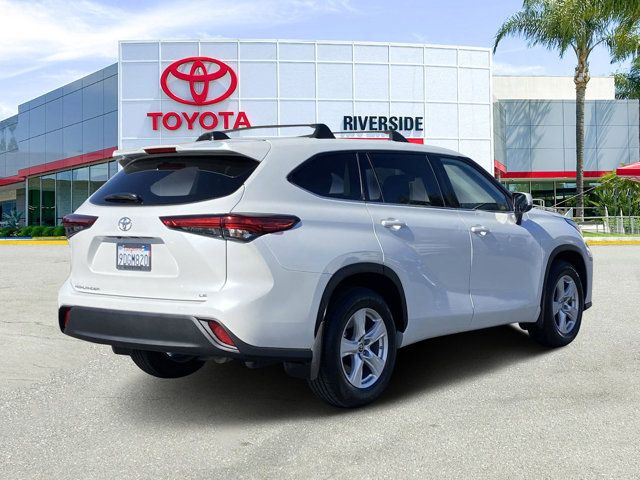 2022 Toyota Highlander LE