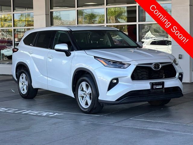 2022 Toyota Highlander LE