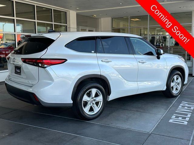 2022 Toyota Highlander LE