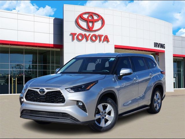 2022 Toyota Highlander LE