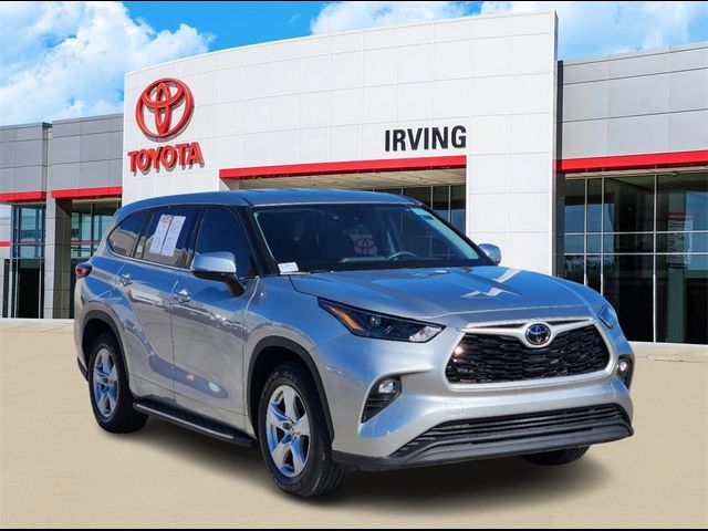 2022 Toyota Highlander LE