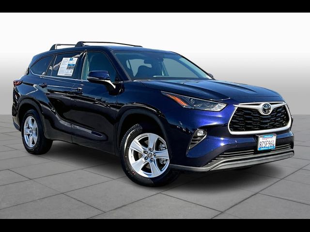 2022 Toyota Highlander LE