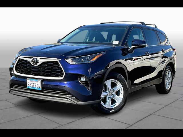 2022 Toyota Highlander LE