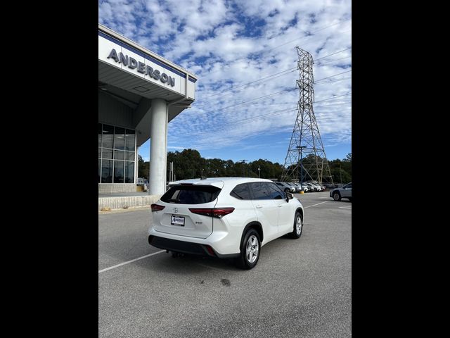 2022 Toyota Highlander LE