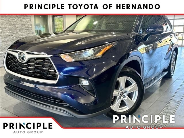 2022 Toyota Highlander LE