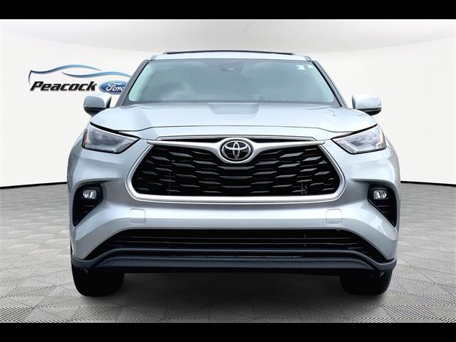 2022 Toyota Highlander LE