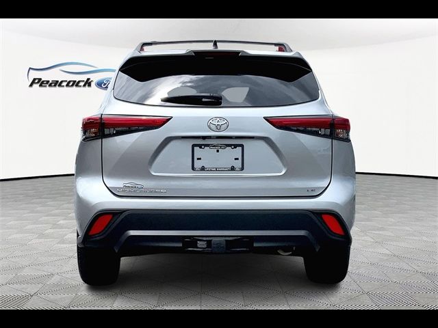 2022 Toyota Highlander LE