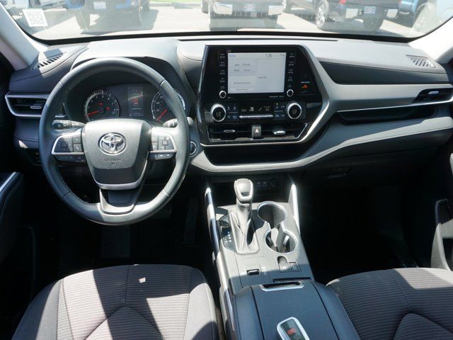 2022 Toyota Highlander LE