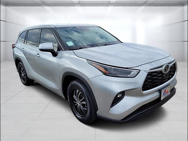 2022 Toyota Highlander LE