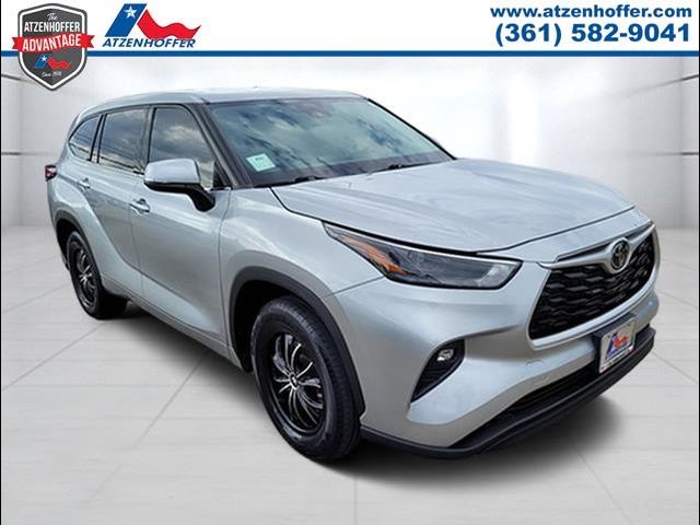 2022 Toyota Highlander LE