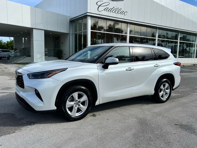 2022 Toyota Highlander LE