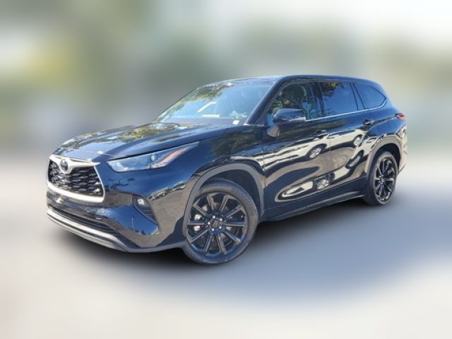 2022 Toyota Highlander LE