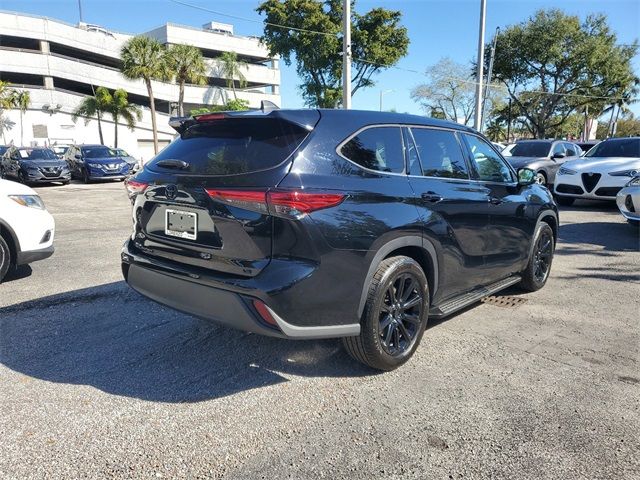 2022 Toyota Highlander LE