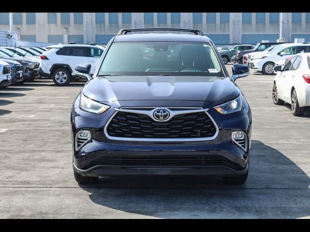 2022 Toyota Highlander LE