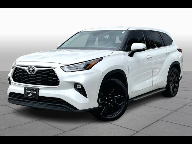 2022 Toyota Highlander LE