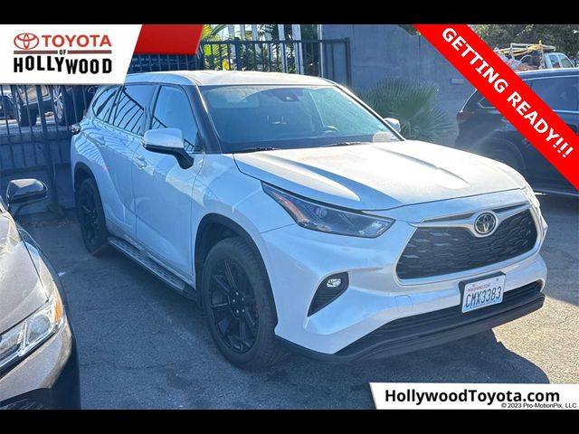 2022 Toyota Highlander LE