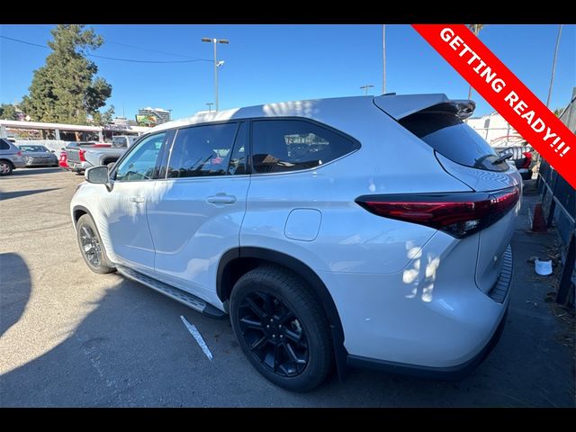 2022 Toyota Highlander LE