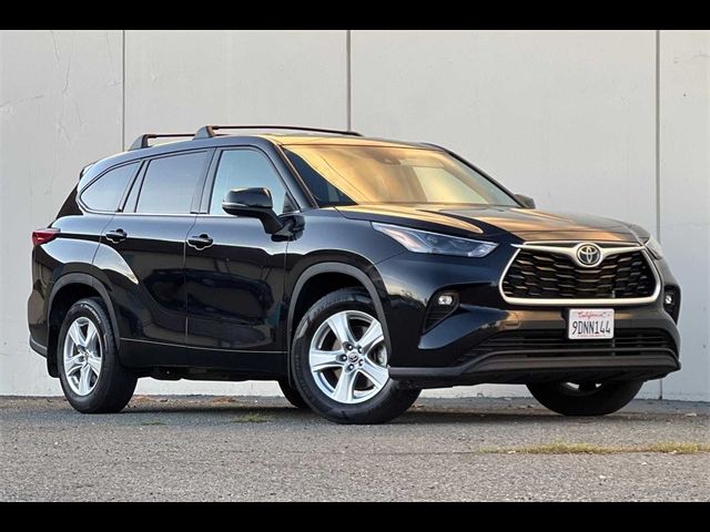 2022 Toyota Highlander LE