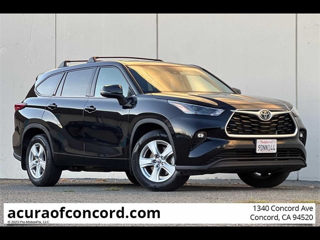 2022 Toyota Highlander LE