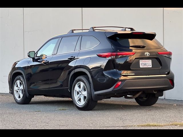 2022 Toyota Highlander LE