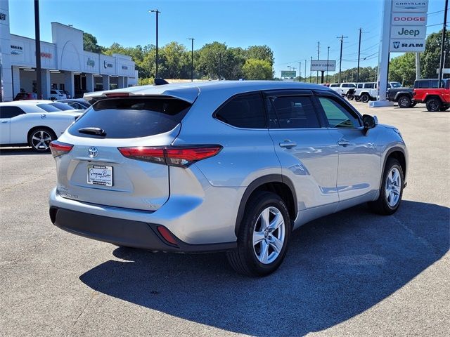 2022 Toyota Highlander LE