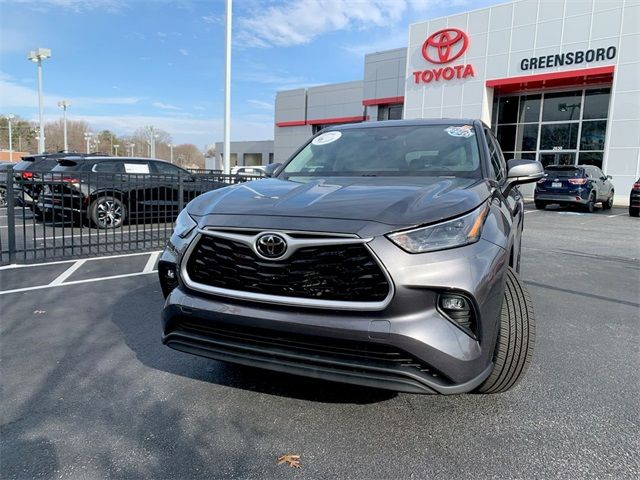 2022 Toyota Highlander LE