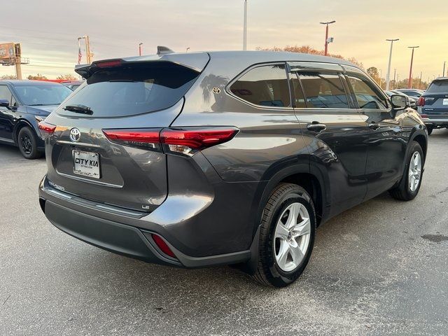 2022 Toyota Highlander LE