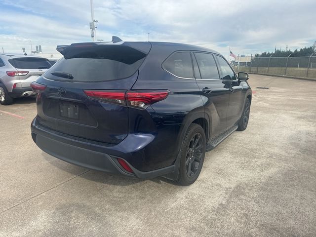 2022 Toyota Highlander LE