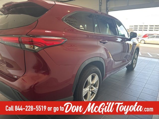 2022 Toyota Highlander LE