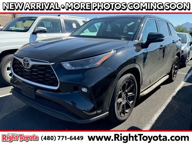 2022 Toyota Highlander LE