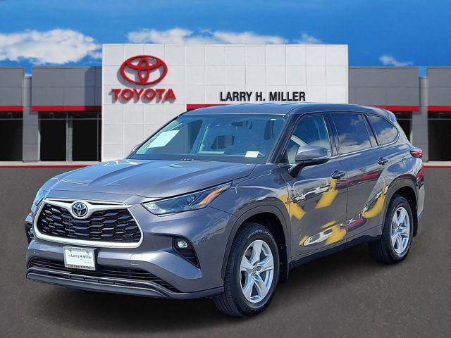 2022 Toyota Highlander LE