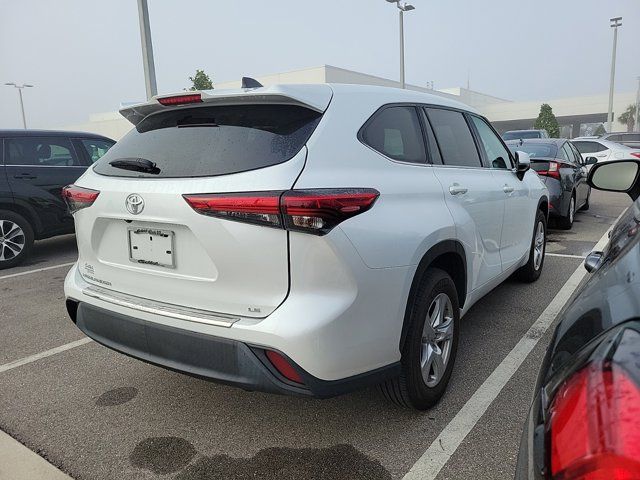 2022 Toyota Highlander LE