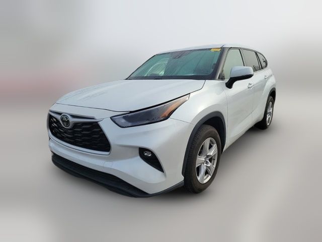 2022 Toyota Highlander LE