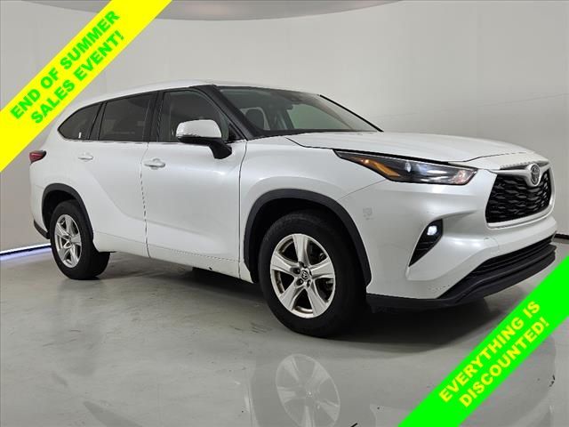 2022 Toyota Highlander LE