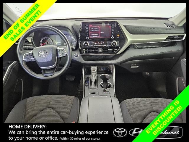 2022 Toyota Highlander LE