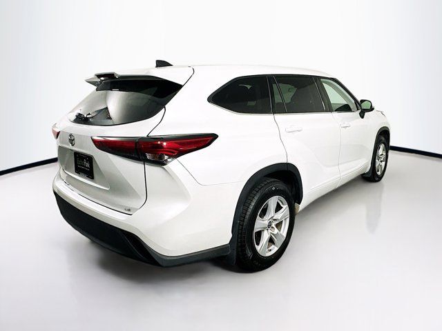 2022 Toyota Highlander LE