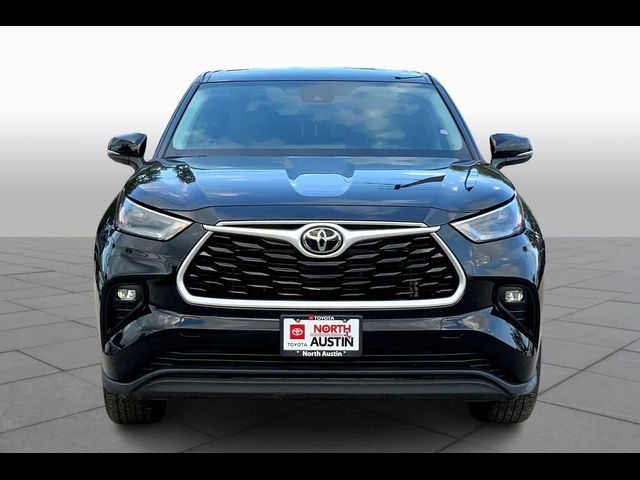 2022 Toyota Highlander LE