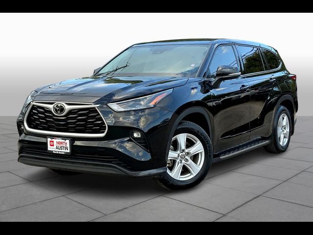 2022 Toyota Highlander LE