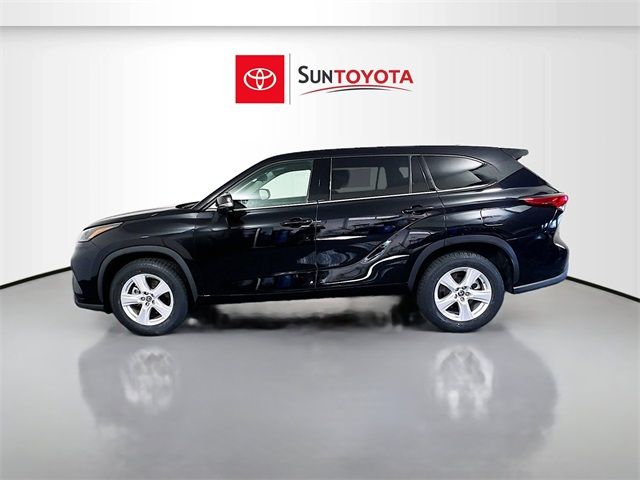 2022 Toyota Highlander LE