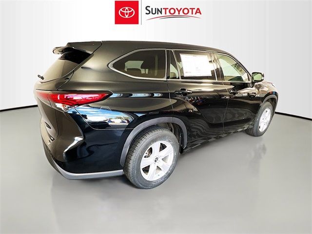 2022 Toyota Highlander LE