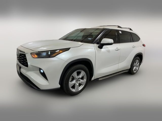 2022 Toyota Highlander LE