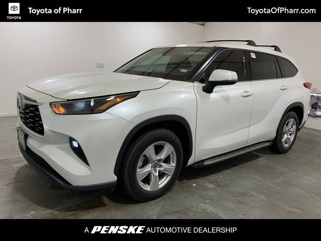 2022 Toyota Highlander LE